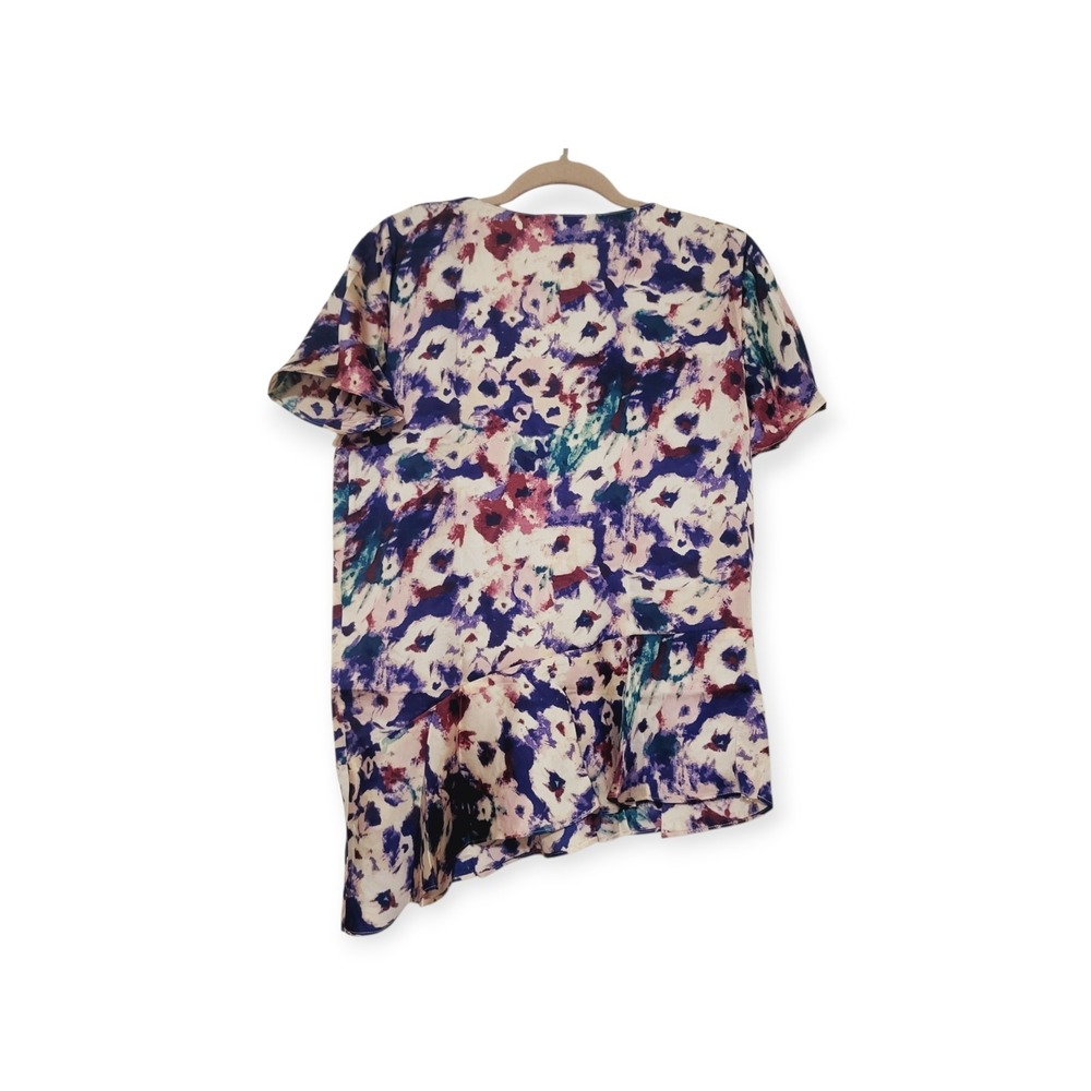 Lauren Ralph Lauren M NWT Asymetrical Ruffle Top Multi Floral Deep-V Silky Poly - Picture 6 of 8